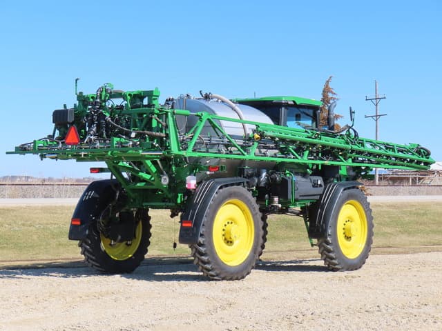 Image of John Deere 616R equipment image 2