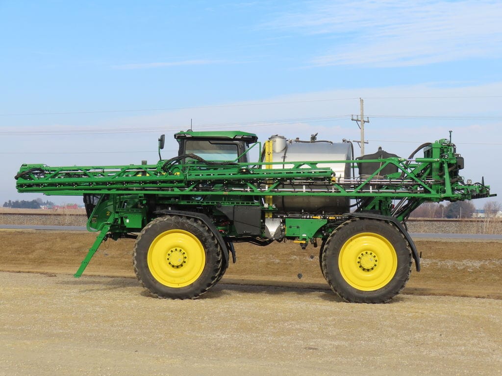 2025 John Deere 616R Equipment Image0