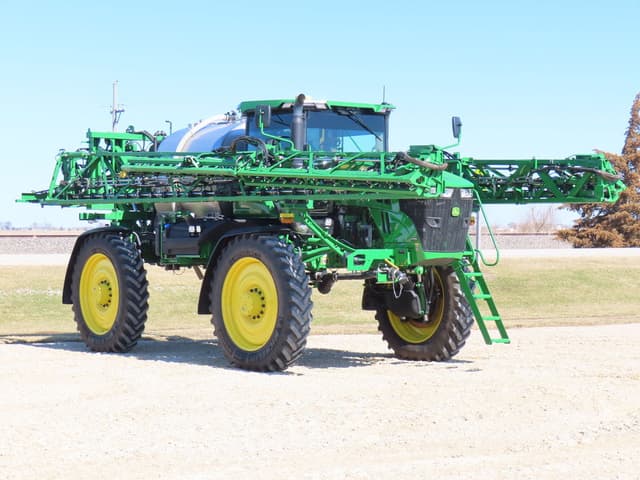 Image of John Deere 616R equipment image 4