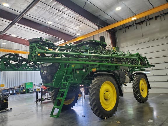 Image of John Deere 616R equipment image 2