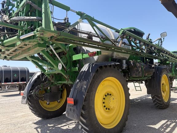Image of John Deere 616R equipment image 4