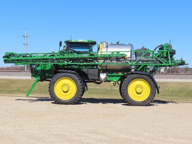 Image of John Deere 616R equipment image 1