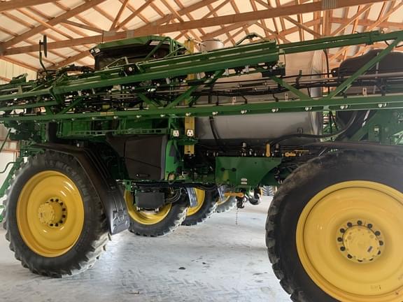 Image of John Deere 616R equipment image 4