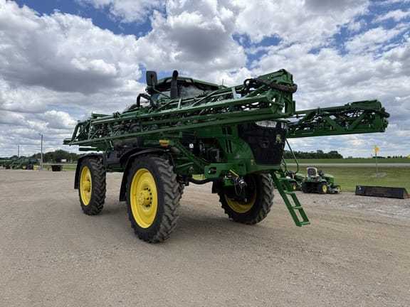 2025 John Deere 616R Equipment Image0