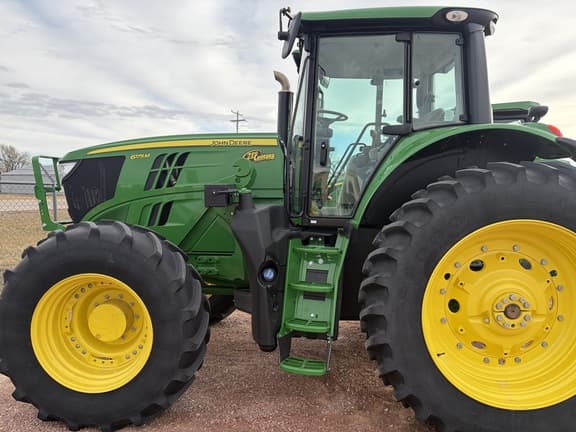Image of John Deere 6175M equipment image 4