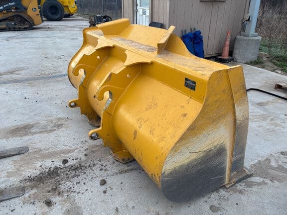 Image of John Deere Wheel Loader Bucket Image 1