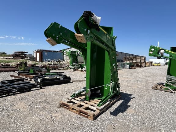 Image of John Deere 640R equipment image 4