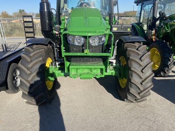 Image of John Deere 6M 105 equipment image 2