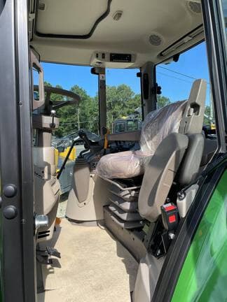 Image of John Deere 6M 125 equipment image 3