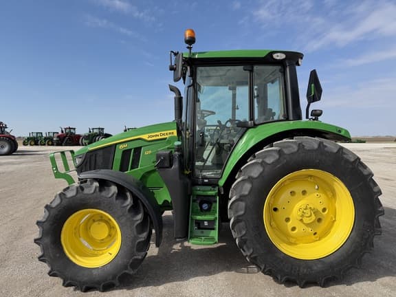 Image of John Deere 6M 125 equipment image 1