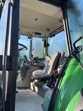 Image of John Deere 6M 125 equipment image 3