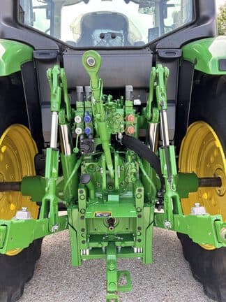 Image of John Deere 6M 125 equipment image 3