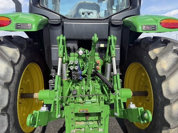 Image of John Deere 6M 130 equipment image 4