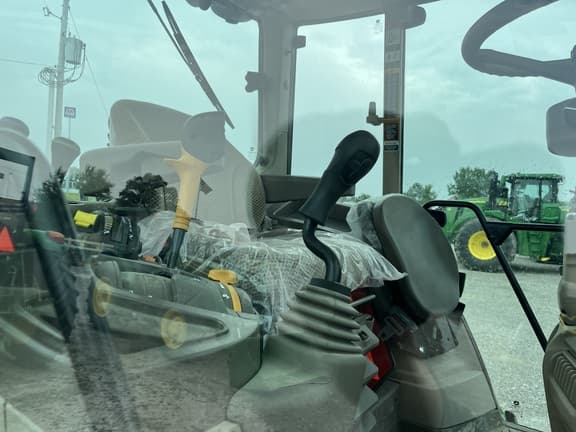 Image of John Deere 6M 140 equipment image 4