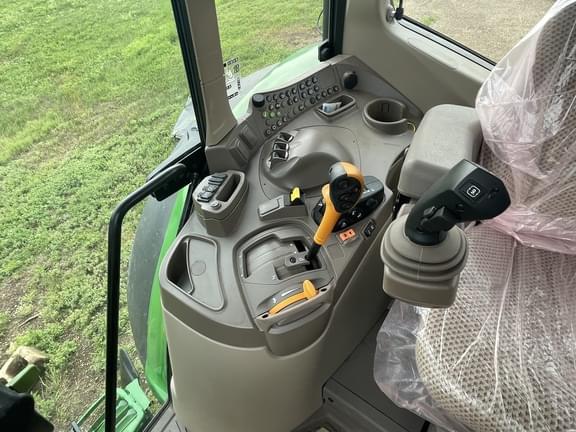 Image of John Deere 6M 145 equipment image 4