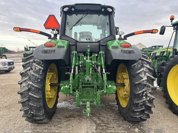 Image of John Deere 6M 165 equipment image 2