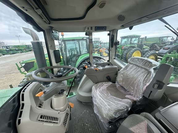 Image of John Deere 6M 165 equipment image 3