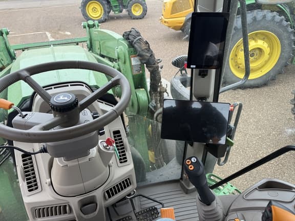 Image of John Deere 6M 155 equipment image 2