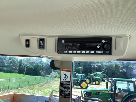 Image of John Deere 6M 155 equipment image 1