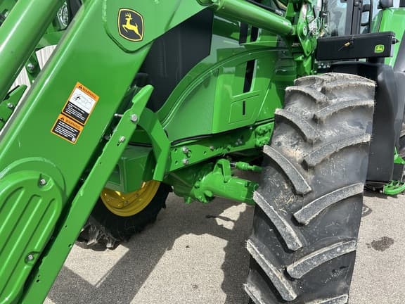 Image of John Deere 6M 180 equipment image 3