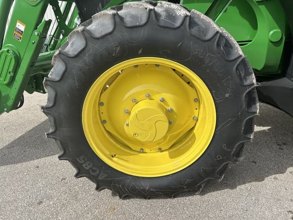 Image of John Deere 6M 180 equipment image 4