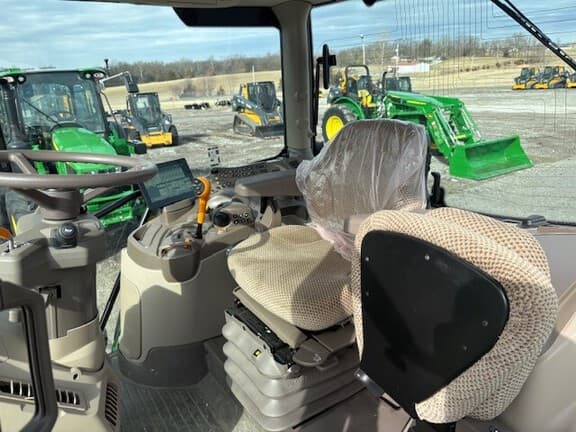Image of John Deere 6R 120 equipment image 2
