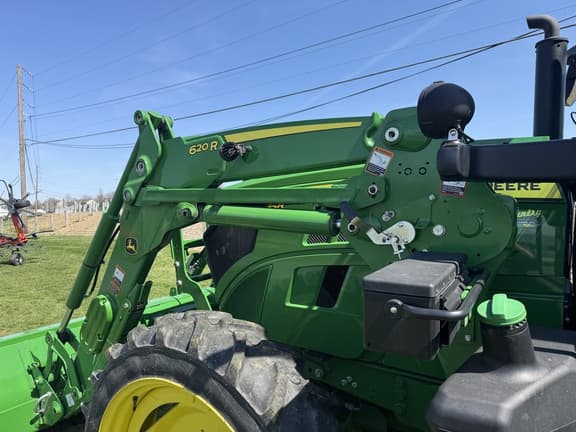 Image of John Deere 6R 120 equipment image 4