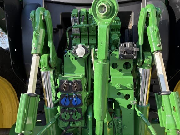 Image of John Deere 6R 130 equipment image 4