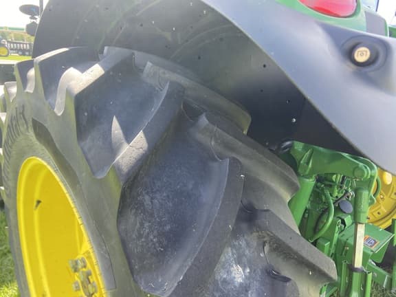 Image of John Deere 6R 130 equipment image 4
