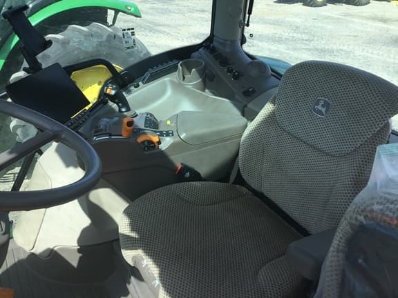 Image of John Deere 6R 130 equipment image 4