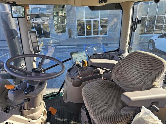 Image of John Deere 6R 130 equipment image 3