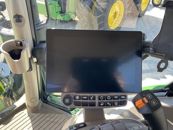 Image of John Deere 6R 130 equipment image 4