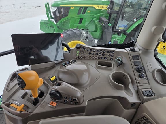 Image of John Deere 6R 145 equipment image 3
