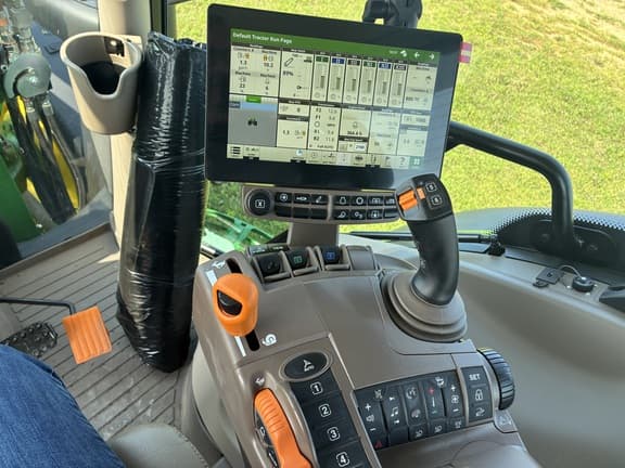 Image of John Deere 6R 155 equipment image 1