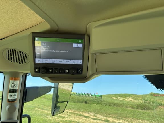 Image of John Deere 6R 155 equipment image 2