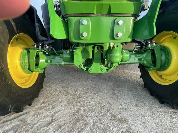 Image of John Deere 6R 155 equipment image 4