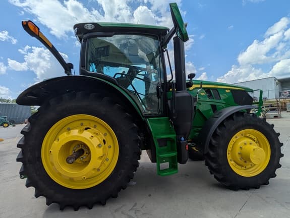Image of John Deere 6R 155 equipment image 4