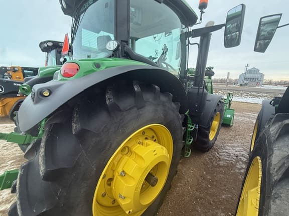 Image of John Deere 6R 165 equipment image 4
