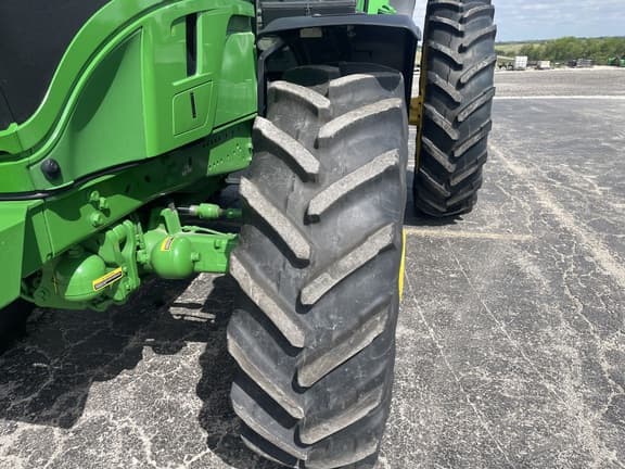 Image of John Deere 6R 165 equipment image 4