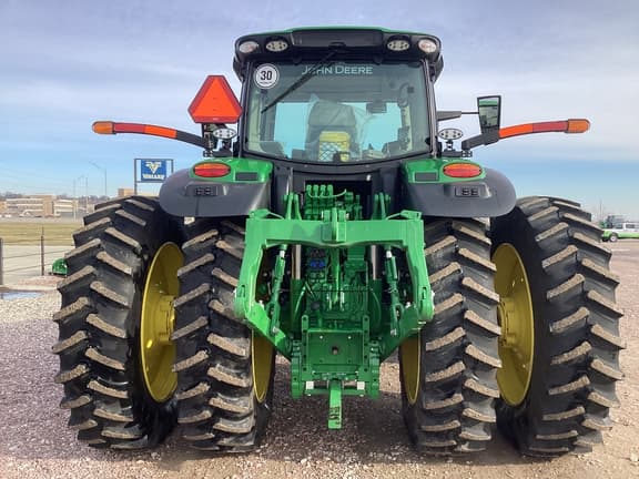 Image of John Deere 6R 175 equipment image 4