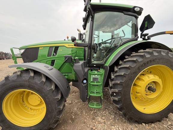 Image of John Deere 6R 175 equipment image 4