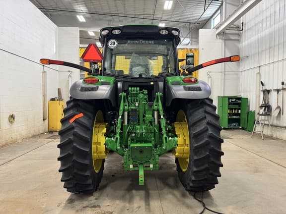 Image of John Deere 6R 195 equipment image 4