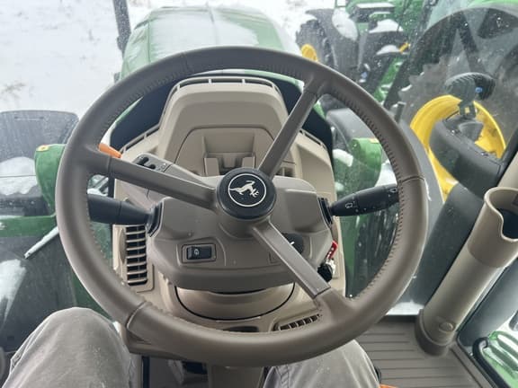 Image of John Deere 6R 195 equipment image 2
