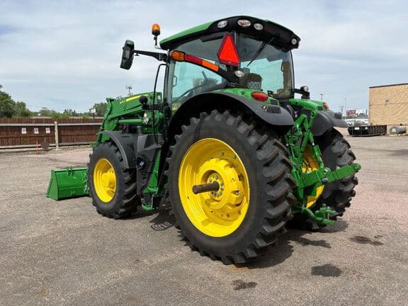 Image of John Deere 6R 195 equipment image 2