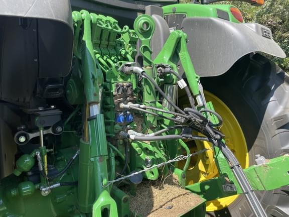 Image of John Deere 6R 195 equipment image 3