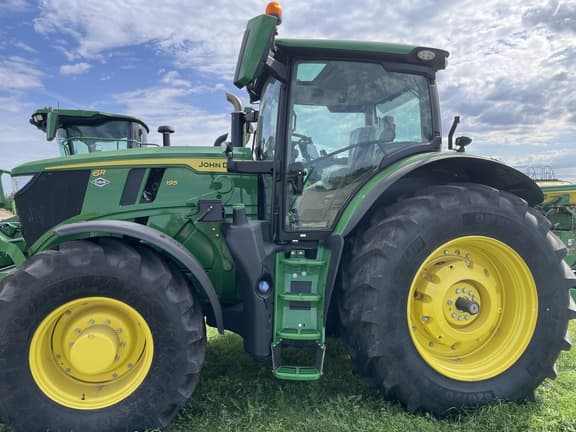 Image of John Deere 6R 195 equipment image 1
