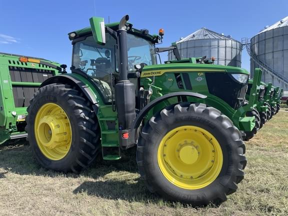 Image of John Deere 6R 195 equipment image 1