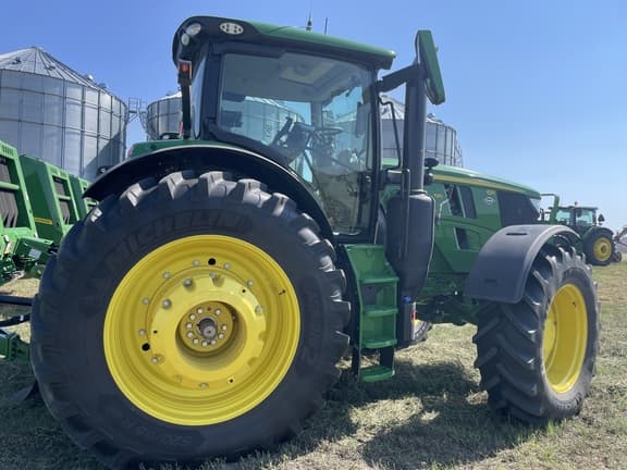 Image of John Deere 6R 195 equipment image 4