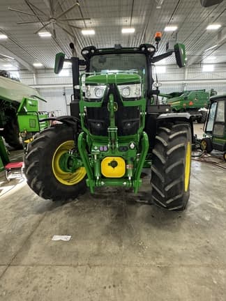 Image of John Deere 6R 215 equipment image 3