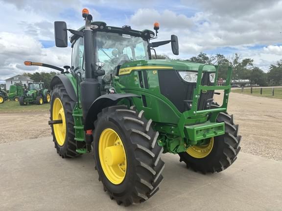 Image of John Deere 6R 215 equipment image 2
